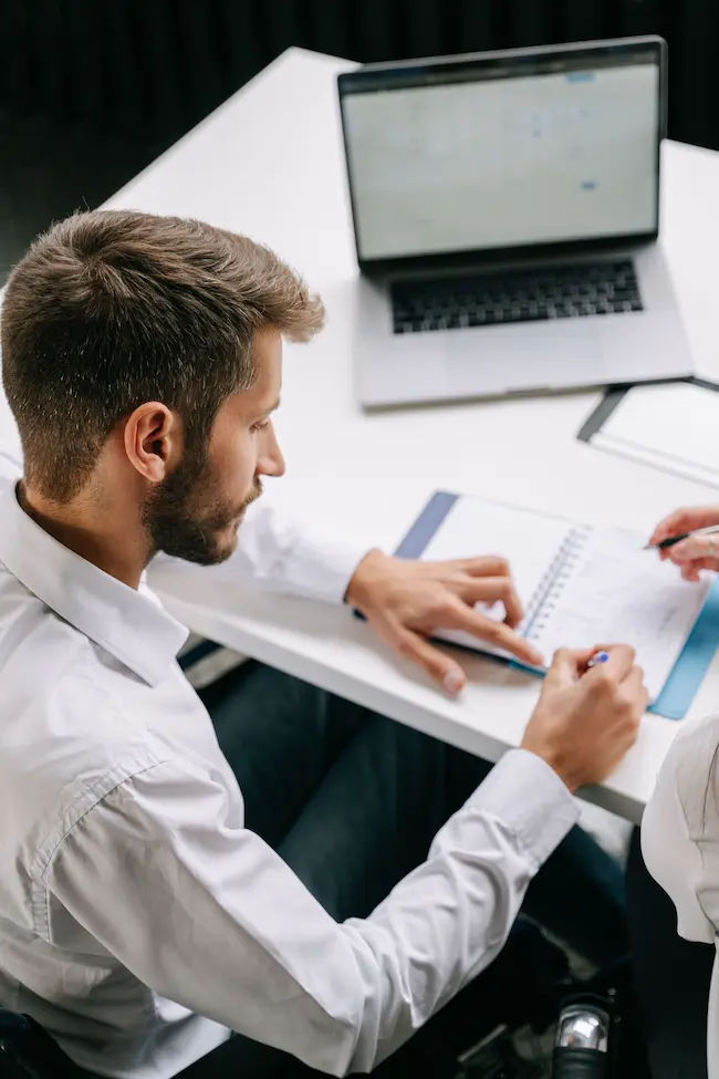 Equipo de abogados especializados en derecho laboral en Perú
